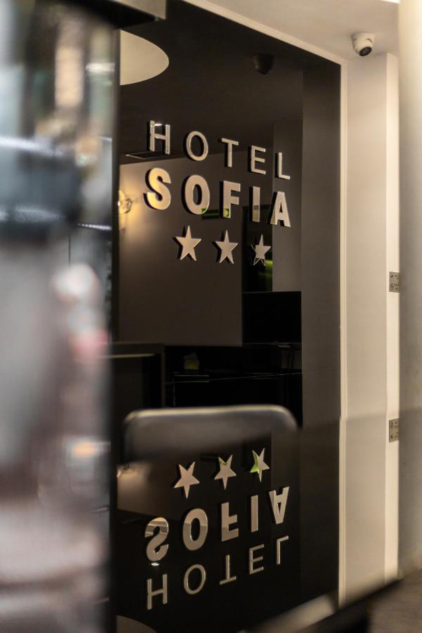 Hotel Sofia By The Railway Station Breslavia Exterior foto